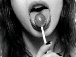 Gif animé bouche sucette